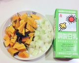 鶏モモ肉とかぼちゃの豆乳スープ作り方1写真
