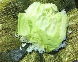ポケットサンドなおにぎらず～焼き鶏缶。作り方4写真