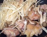 簡単塩麹とレモンで♢鶏肉のきのこ炒め♢作り方3写真