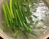 ニンニクの芽の肉巻き、バター醤油風味作り方1写真