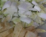 たまごと白菜とおあげの味噌汁作り方1写真