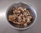 乾物で具沢山!舞茸と鶏肉の炊き込みご飯作り方1写真