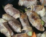 牛薄切り肉の人参アスパラ巻き焼き作り方5写真