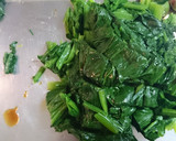 鶏むね肉とほうれん草のゴマ和え★+スープ作り方2写真