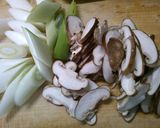 もやし　椎茸　ナンプラーの　スープ！　作り方1写真