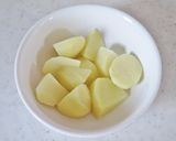 鶏肉とじゃがいものカレーミルク煮作り方1写真
