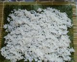 子どもランチ♪ご飯でウインナーまきまき♪作り方3写真
