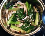 鶏胸肉と小松菜のすまし汁作り方4写真