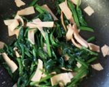 ほうれん草とニンジンの彩りソテー丼★作り方5写真