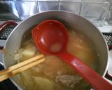 玉ねぎ　じゃが芋　大根　豚肉の　味噌汁作り方7写真
