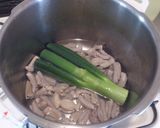 激ウマ！野菜たっぷりのピリ辛もつ煮込み作り方1写真