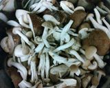 簡単♪鶏肉ときのこの味噌クリーム煮作り方3写真
