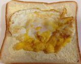 目玉焼きとアボカドオニオンサンド作り方6写真