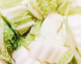 冷凍餃子で簡単10分！白菜で中華風スープ作り方1写真