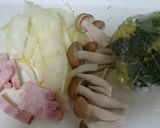 牛乳とチーズの野菜たっぷりカルボナーラ作り方1写真