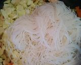 鶏むね肉セロリの★ナンプラー焼きビーフン作り方9写真