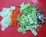 野菜たっぷり☆キャベツとタラの味噌汁作り方2写真
