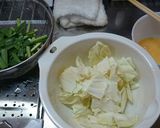 ニラとキャベツと卵の塩炒め作り方1写真