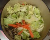 野菜たっぷり☆キャベツとタラの味噌汁作り方6写真