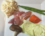 犬ごはん・鶏肉入り焼きうどん作り方1写真