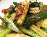 鶏皮パリパリと、ねぎセロリ炒め作り方6写真