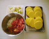 じゃがいもと挽肉のみそミルク重ね蒸し作り方1写真