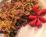 赤ウインナーでお花★デコ焼きそばプレート作り方3写真