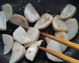 蕪と蕪の葉とピーマンの梅肉和風パスタ作り方2写真