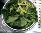 ほうれん草と　玉ねぎの　コンソメスープ♪作り方1写真