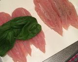 バジルとチーズのチキンロール作り方2写真