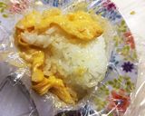 おにぎりに♡レンジでふんわり卵を乗せて作り方7写真