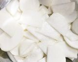 新玉ねぎとスモークサーモンのマリネ作り方1写真