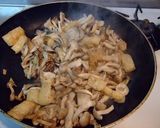 たっぷりキノコ☆バタポン焼きそば！作り方2写真