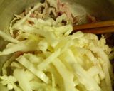 洋風コンソメ味☆熱々白菜うどん♪♪作り方1写真