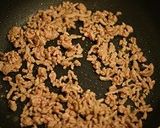 油不使用！　人参とひき肉の味噌炒め作り方1写真