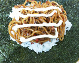 がっつりおにぎらず～ソース焼きそば～作り方4写真