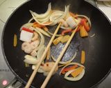 焼きそばで簡単デコ弁（上げ盛り女の子）作り方2写真