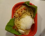 焼きそばで簡単デコ弁（上げ盛り女の子）作り方4写真