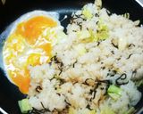 残りご飯でキャベツと塩昆布のチャーハン♡作り方3写真