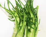 野菜ソムリエのプンタレッラと牡蠣の炒め物作り方1写真