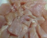 柔らか鶏胸肉と春菊のガーリック炒め作り方1写真