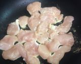 柔らか鶏胸肉と春菊のガーリック炒め作り方3写真
