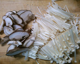 簡単　玉ねぎ　椎茸　卵の　和風スープ作り方1写真