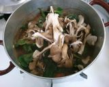 豚肉　舞茸　ほうれん草の　トマト煮込み作り方5写真