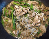 春菊と舞茸の香り豊かな豚の炒め煮☆作り方4写真