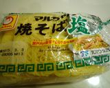 塩焼きそばリメイク☆鮭のバタポン作り方1写真