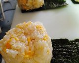 お弁当にも！ほんのりバターの卵おにぎり作り方3写真