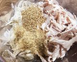 新玉ねぎと蒸し鶏のゴマ胡麻サラダ作り方3写真