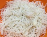 簡単＊五目焼きビーフン作り方1写真
