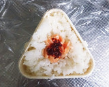 鮭と食べるラー油のおにぎり(お握りの具)作り方1写真